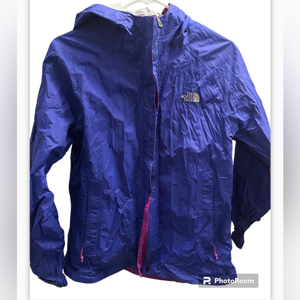 ✨Women’s Purple Adjustable The North Face Zip Up Water Resistant Size M Jacket✨